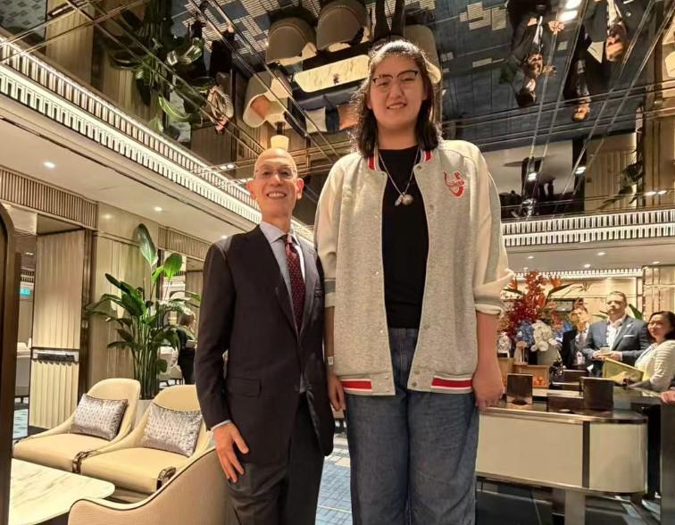媒体人：张子宇将于明年参加WNBA选秀，目标是前七顺位或首轮